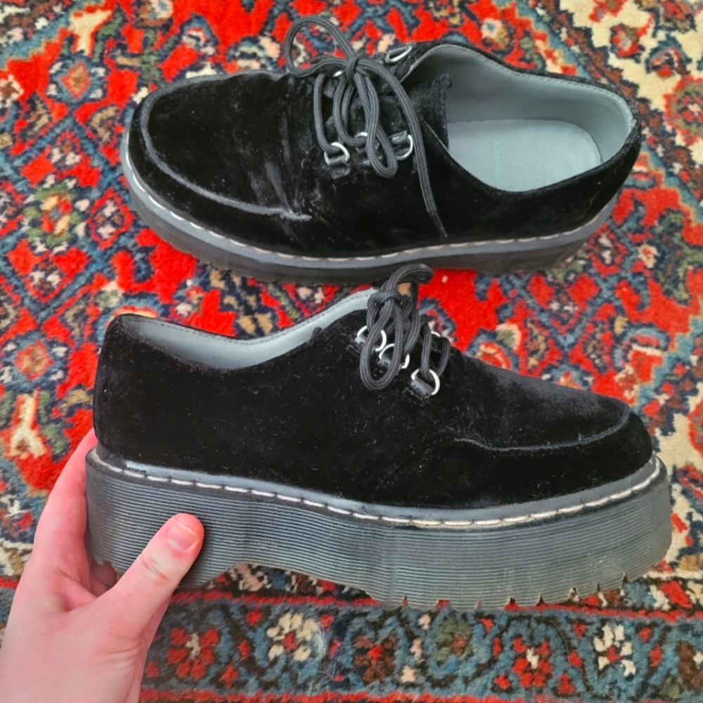 Dr martens velvet creepers